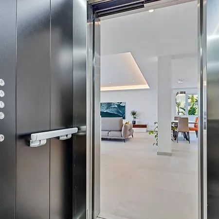 Luxury Apt. The One - Jacuzzi, , Gym & Pool Apartment *