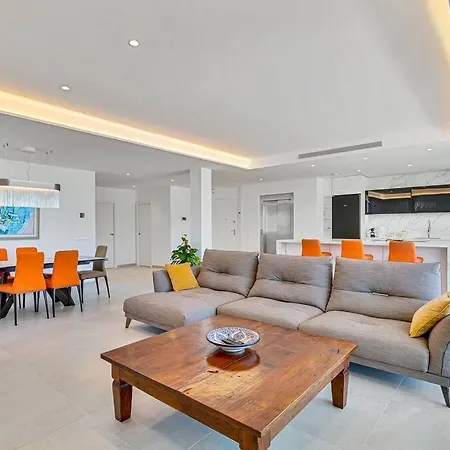 Luxury Apt. The One - Jacuzzi, , Gym & Pool Apartment Benalmadena