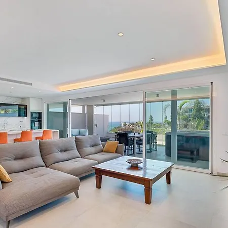 Luxury Apt. The One - Jacuzzi, , Gym & Pool