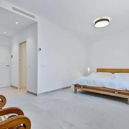Apartment Luxury Apt. The One - Jacuzzi, , Gym & Pool