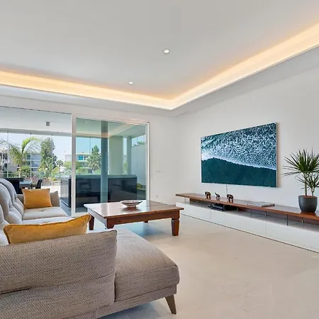 Apartment Luxury Apt. The One - Jacuzzi, , Gym & Pool *