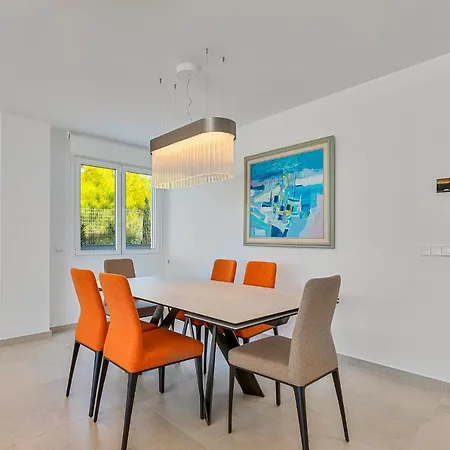Luxury Apt. The One - Jacuzzi, , Gym & Pool Benalmadena