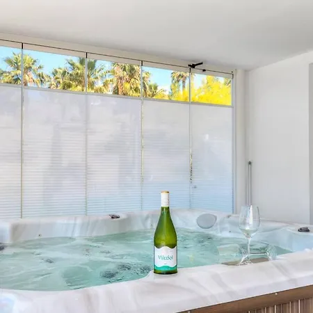Luxury Apt. The One - Jacuzzi, , Gym & Pool * Benalmadena