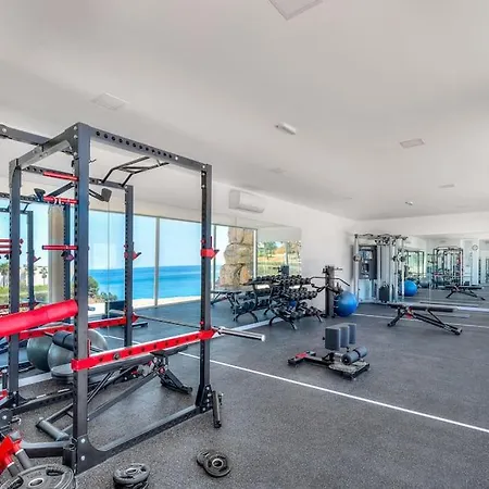 Luxury Apt. The One - Jacuzzi, , Gym & Pool *