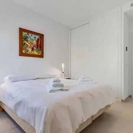 Luxury Apt. The One - Jacuzzi, , Gym & Pool * Benalmadena