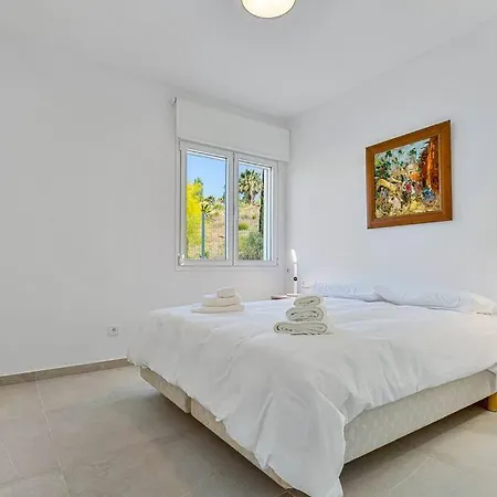 Apartment Luxury Apt. The One - Jacuzzi, , Gym & Pool